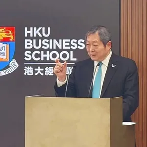香港证监会主席黄天祐:内地企业占港股总市值近八成
